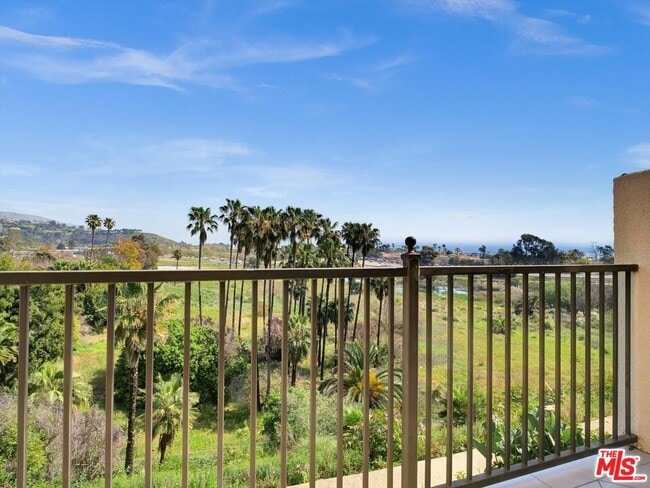 Building Photo - 23901 Civic Center Way Unit 124