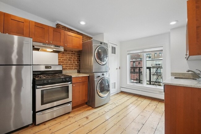 Building Photo - 224 8th St Unit 3 Rental
