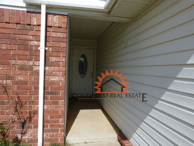 Photo - Beautiful 3 bedroom 2 bath brick home