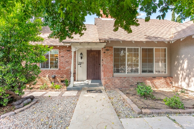 Photo - 5825 Fulton Ave