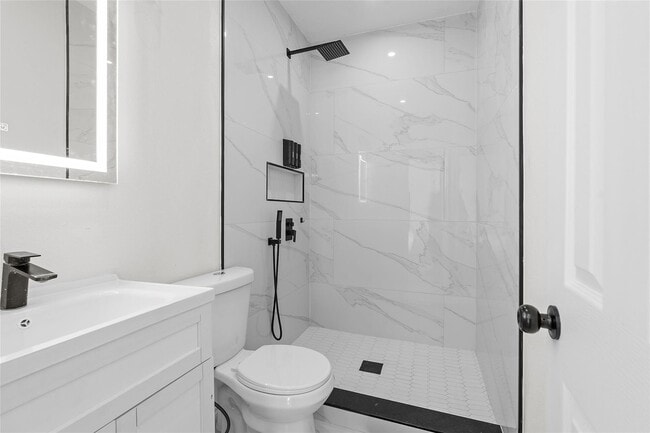 Photo - 5053-5835 Drive