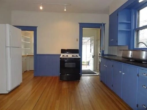 Photo - 320 N Dodge St