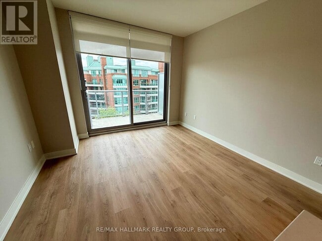 Photo - 275 Carling Ave Unit 605