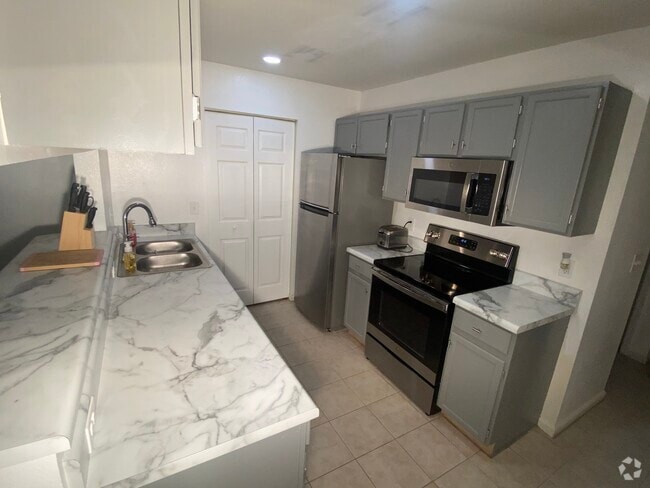 Building Photo - 2195 Timberwood Cir N Unit A Rental