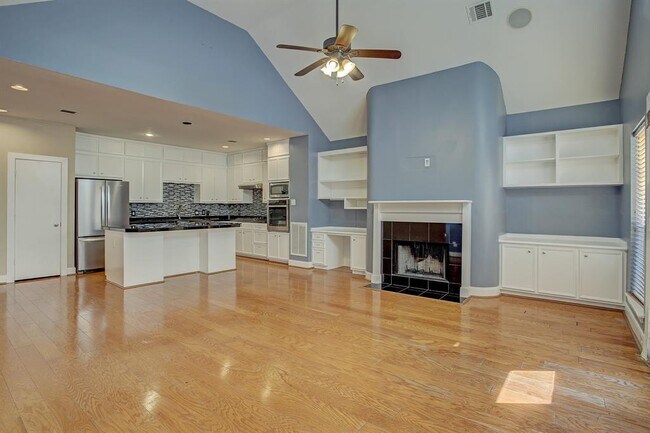 Photo - 9802 Marlink