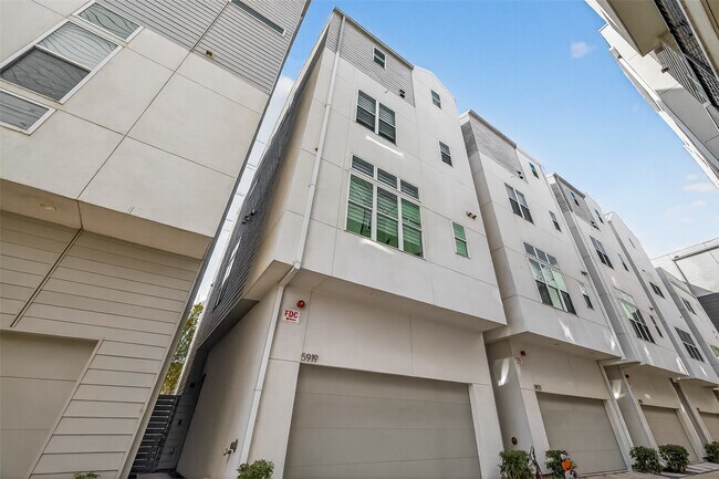 Photo - 5919 E Post Oak Ln