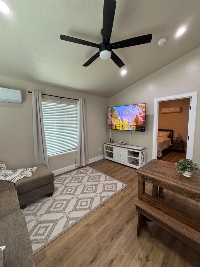 Photo - 5931 E Dayton Ave