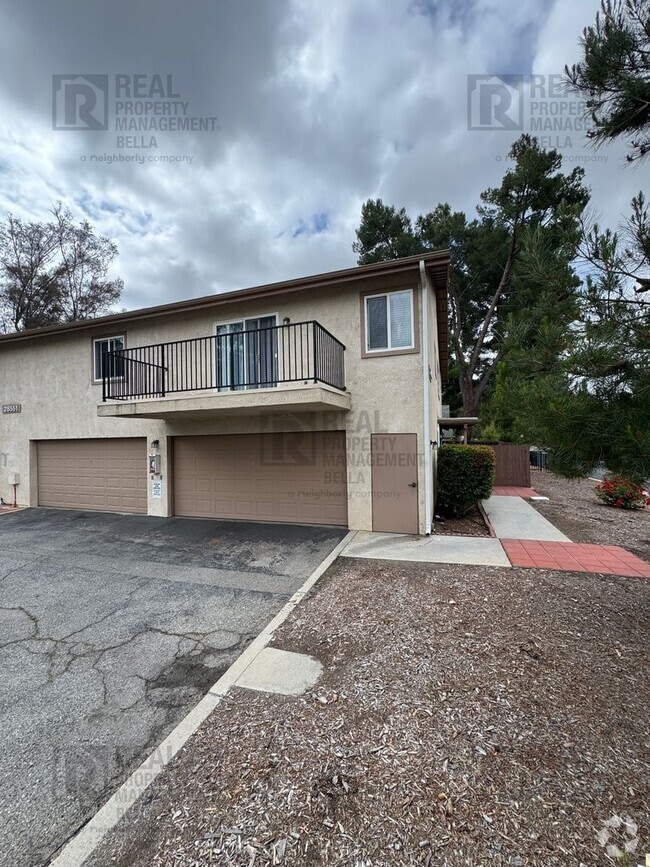 Building Photo - Charming 2-Bed, 2-Bath Condo in the Heart ...