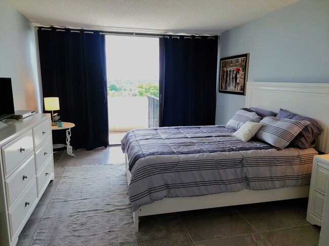 Photo - 1830 Embassy Dr