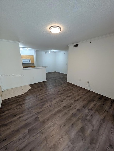 Building Photo - 6831 SW 44th St Unit 203