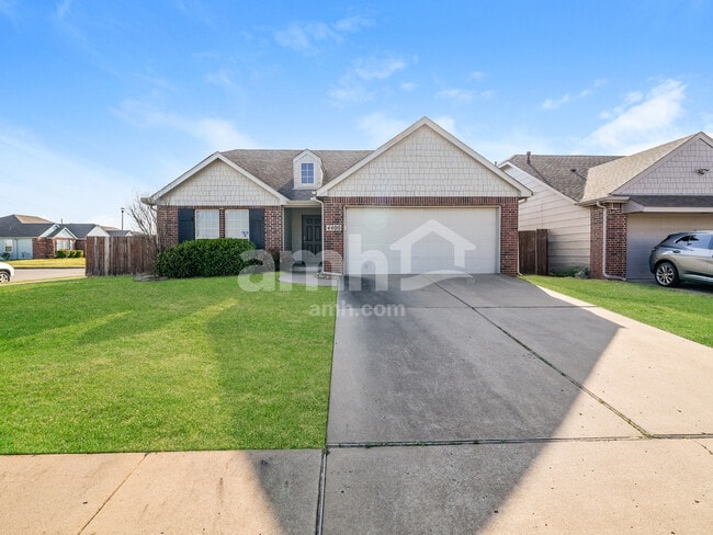 Building Photo - 4400 N 35th St