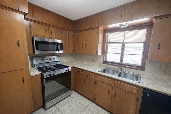 Photo - 903 Lamonte Ln