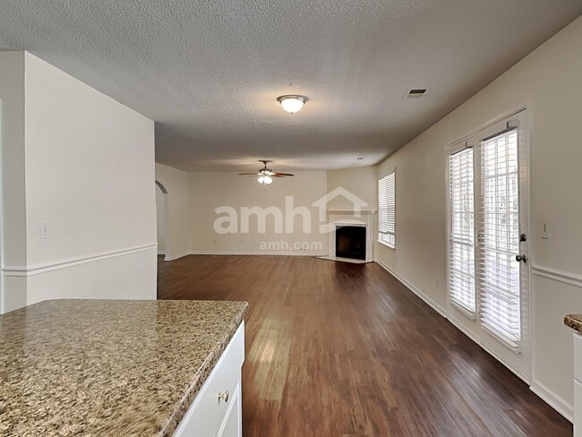 Photo - 106 Sweetland Ct