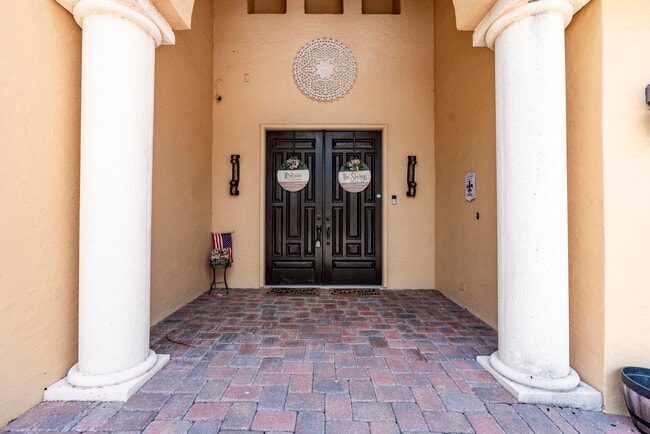 Photo - 885 SW Grand Reserves Blvd