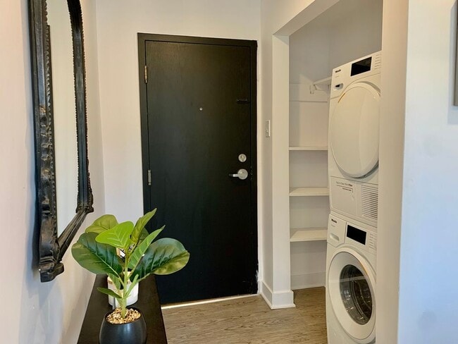 Photo - 3420 Decelles Pl