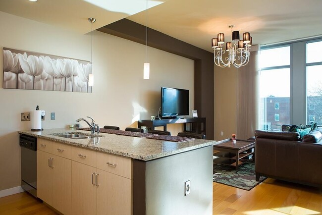 Photo - FULLY FURNISHED Studio in Nashville's Prem...
