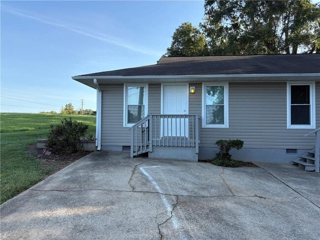 3749 Old Plainview Rd