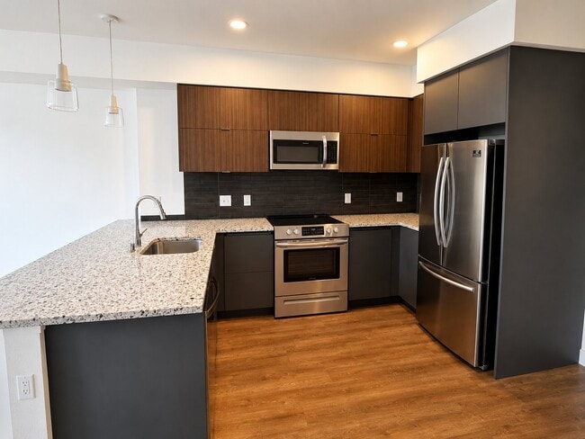 2880 James M Wood Blvd Unit 525