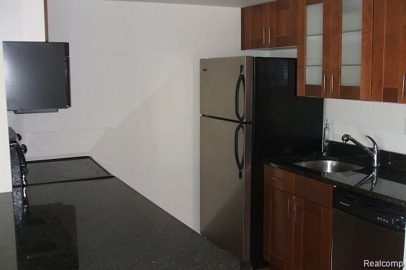 Photo - 2840 Davison Ave