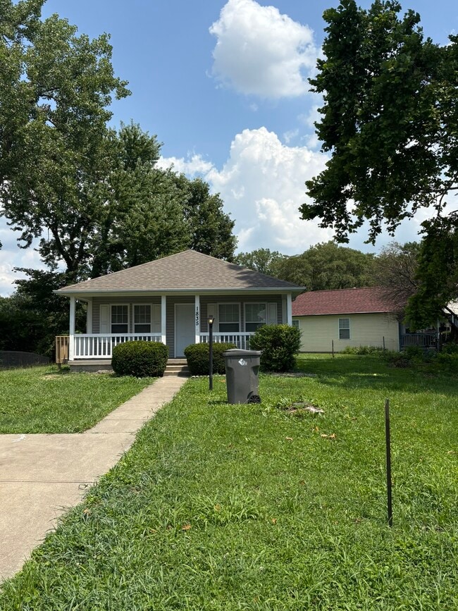 Photo - 1835 Carpenter Cir