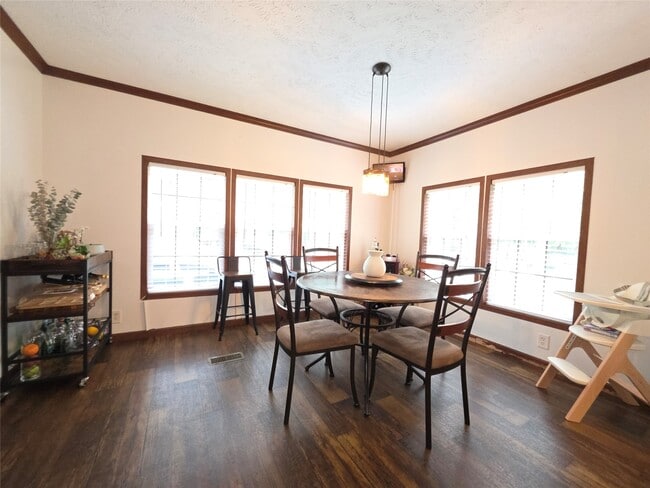 Photo - 21683 White Oak Dr