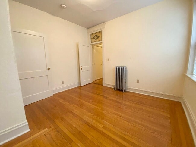 Photo - 46 Peterborough St Apartments