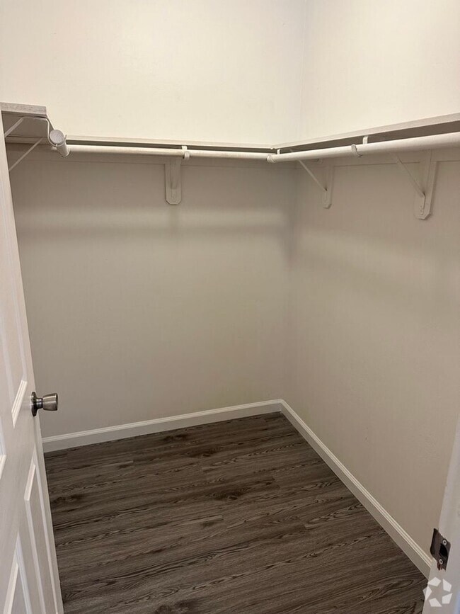 Building Photo - 438 Willow Dr Unit A Rental