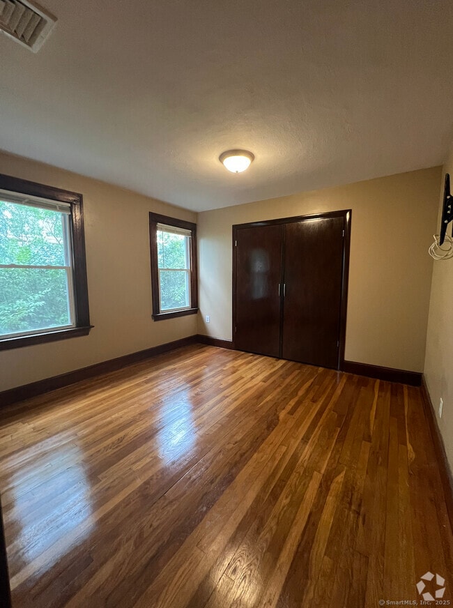 Building Photo - 261 View St Unit 2 Rental