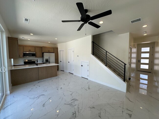 Photo - 917 Willow Bnd Dr