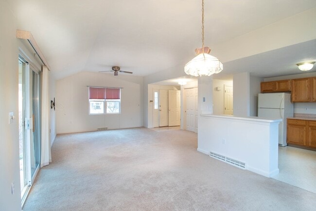 Photo - 59 Brookbend Way E