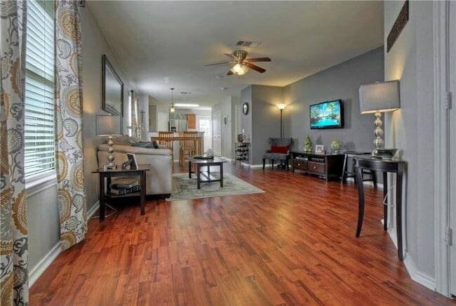 Photo - 516 Celery Loop