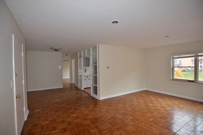 Photo - 4028 Ledgewood Dr