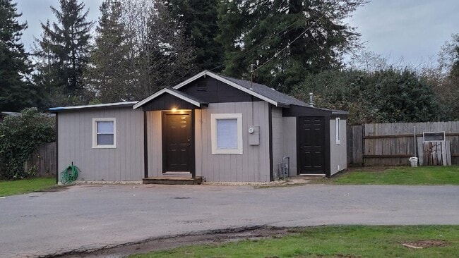 Building Photo - Charming Single Family Home In McKinleyville