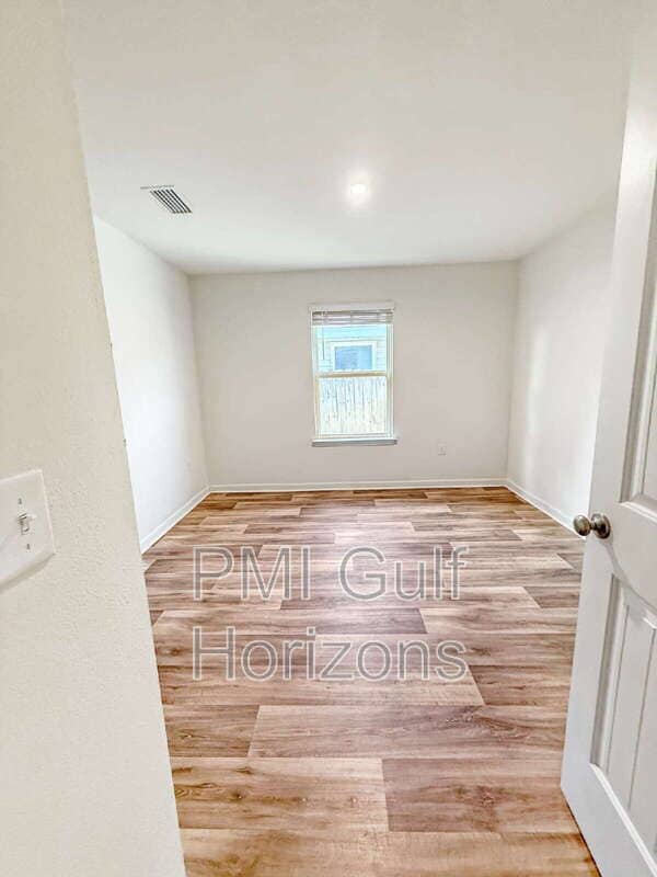 Photo - 7469 Steeplechase Blvd