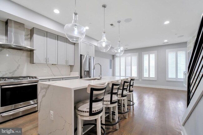 1632 K St NE Unit PH