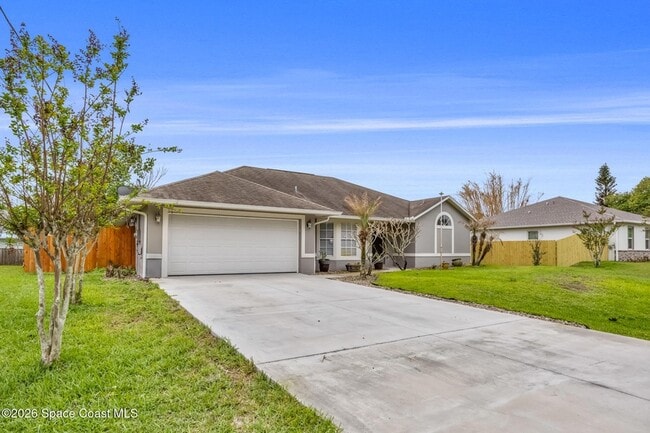 Photo - 5695 Graham St