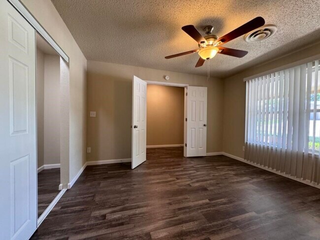 Photo - 5539 NW Eisenhower Dr