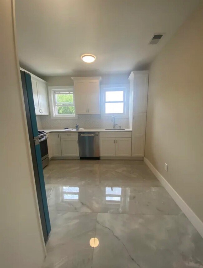 Photo - 275 Avenue B Ave Unit 2