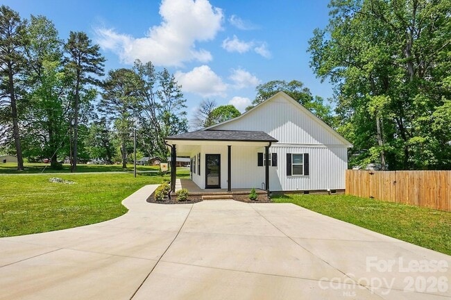 Photo - 301 Tomberlin Rd