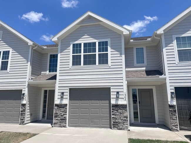 Building Photo - 3 Bed | 2.5 Bath | 1 Car Garage Townhome in Grain Valley