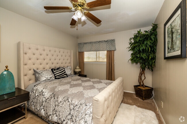 2BR, 2BA - 945SF - Master Bedroom