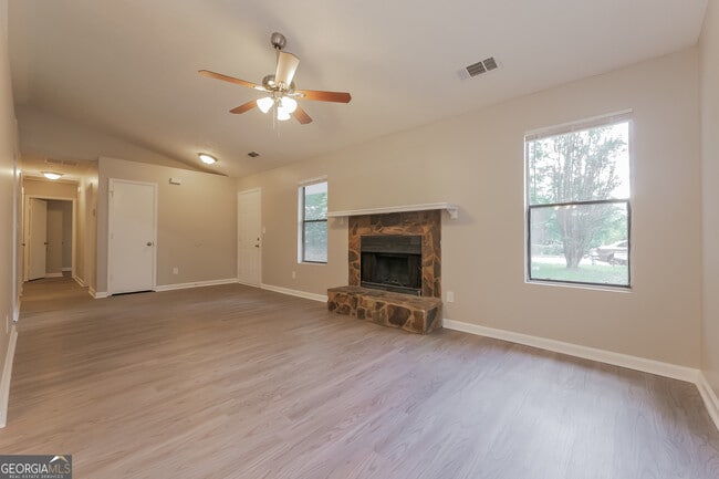 Photo - 145 Lynda Ln