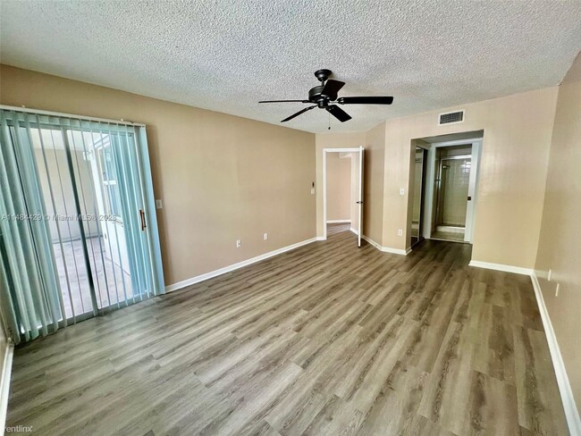 2 br, 2 bath Condo - 2604 SE 21st Ct # A202 - 2 br, 2 bath Condo - 2604 SE 21st Ct # A202 Unidad # A202