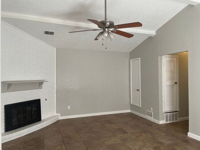 Photo - 6917fre Unit B