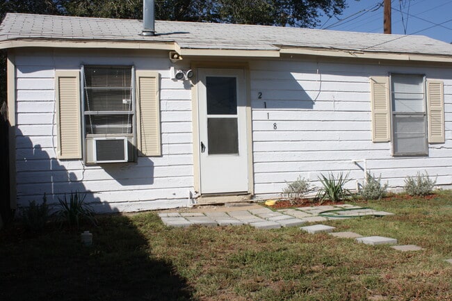 Building Photo - 2118 26th St Unit #B