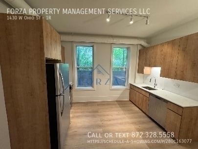 Building Photo - 1430 W Ohio St Unit 1R