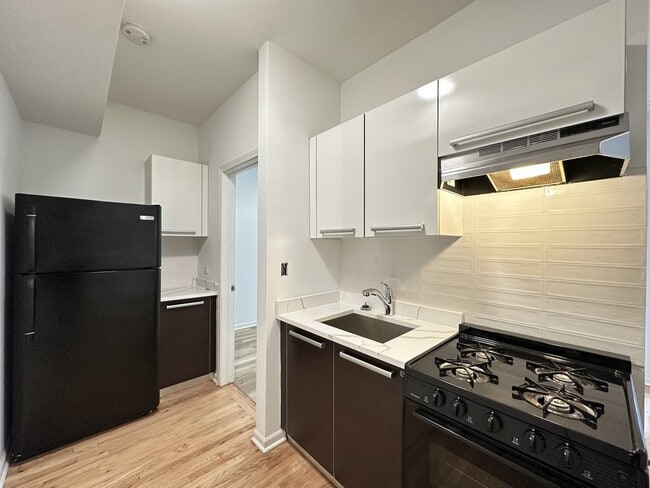 Photo - 5054 N Winthrop Ave Unidad 113