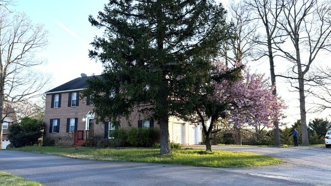 Photo - 5283 Ilchester Rd