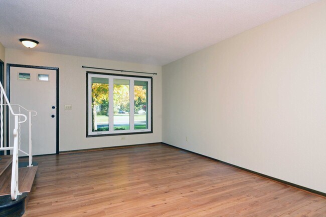 Photo - Avail 06/01! 2 Bed 1.5 Bath Duplex Minutes...