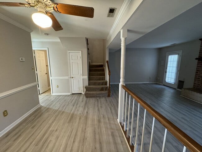 Photo - Great Neck area Townhome, Available Now!